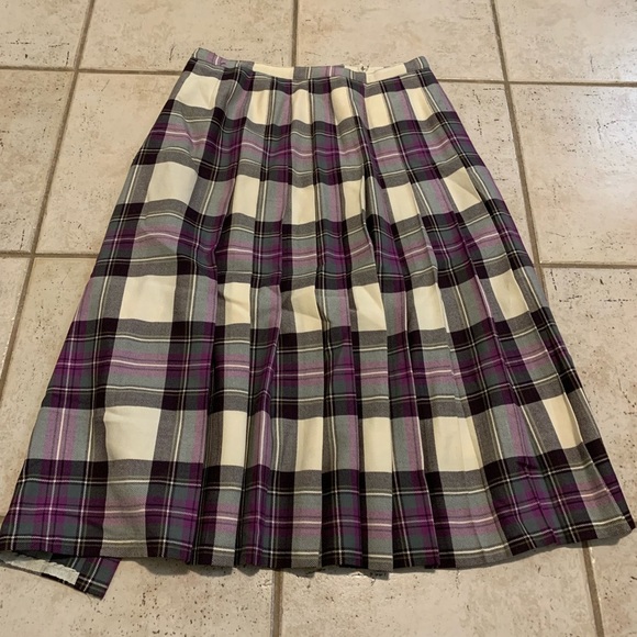 Vintage 70s Aljean of Canada Pure Virgin Wool Plaid Pleated Midi Skirt Size 10 - Picture 2 of 6